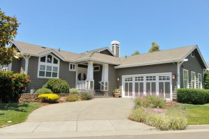 house-large-driveway